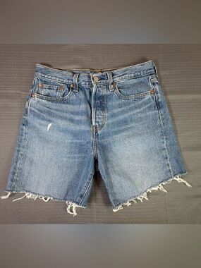 Levi’s Wedgie Shorts Women’s W28 High Rise Denim Cut Off Raw Hem Vintage Wash